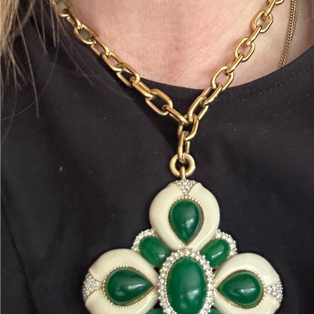 Elegant Vintage D’Orlan Green and Cream Pendant enamel Necklace